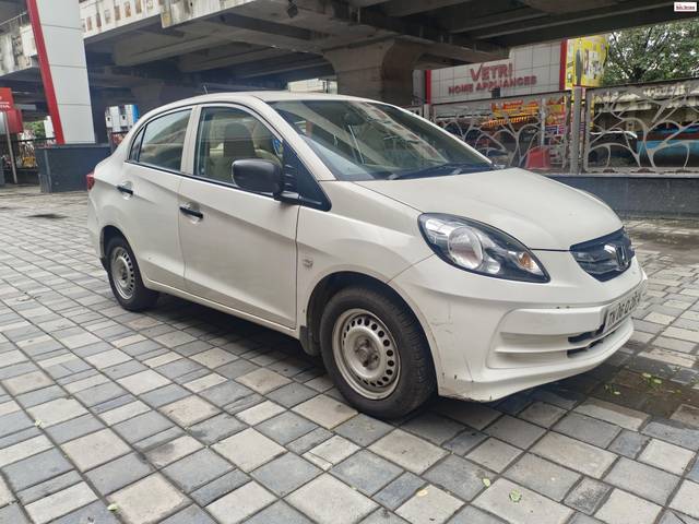 https://images10.gaadi.com/usedcar_image/4248516/original/3a8d13a8f237da3f0e3bee2f5306ef57.jpg?imwidth=6400