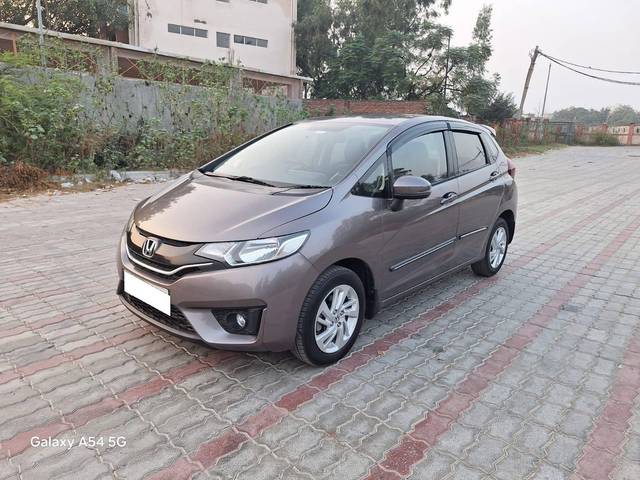 https://images10.gaadi.com/usedcar_image/4248551/original/processed_e8fda9bedc696d55ff9044d367366aad.jpg?imwidth=6400