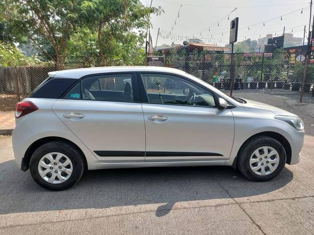 https://images10.gaadi.com/usedcar_image/4248593/original/processed_0275be2f42b41ac579b75aeaa5ac95e2.jpg?imwidth=6401