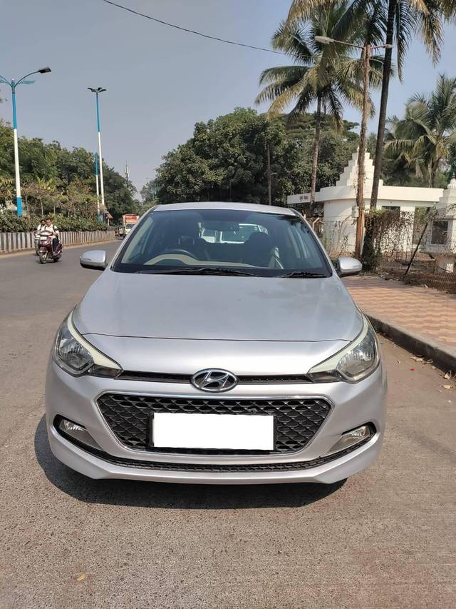 https://images10.gaadi.com/usedcar_image/4248593/original/processed_15d77255fec4e767baaab21ed57bc5bc.jpg?imwidth=6400