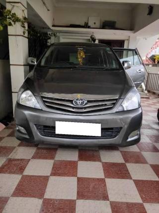 Toyota Innova 2009-2012 Toyota Innova 2.5 VX 7 STR