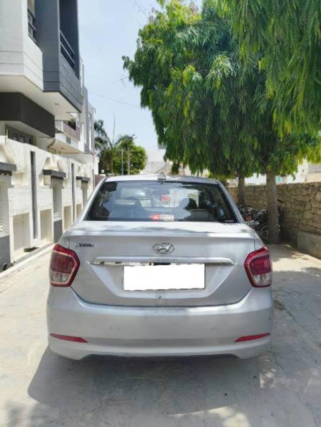 https://images10.gaadi.com/usedcar_image/4248625/original/processed_08f3fce2-e6bb-4f84-b1b3-1ac878b58632.jpg?imwidth=6402