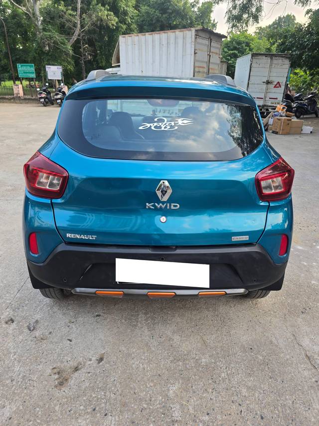 https://images10.gaadi.com/usedcar_image/4248627/original/processed_1eaac8ab85eaa63328e9cb44956a874d.jpg?imwidth=6401