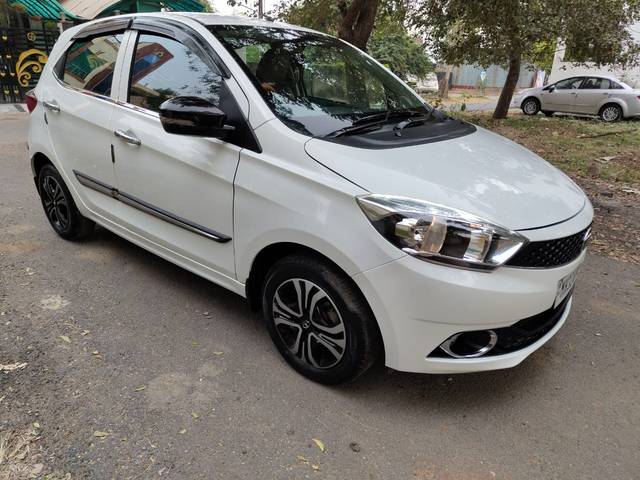 https://images10.gaadi.com/usedcar_image/4248719/original/16d2751e54258238a8927891506f9cc5.jpg?imwidth=6400