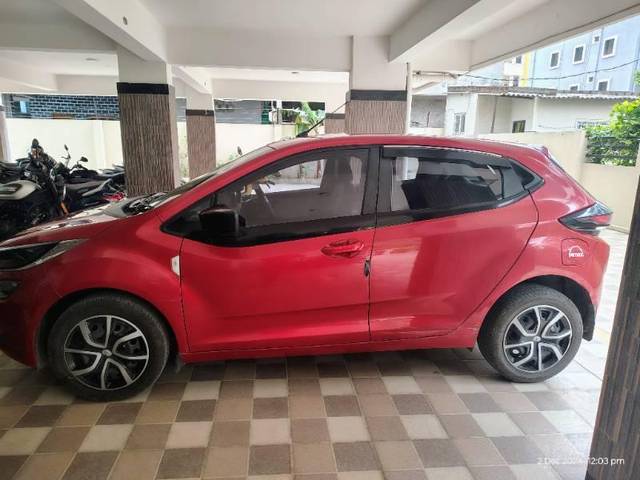 https://images10.gaadi.com/usedcar_image/4248726/original/processed_c497ecff-16eb-4a85-9f55-76d98e7436da.jpg?imwidth=6402