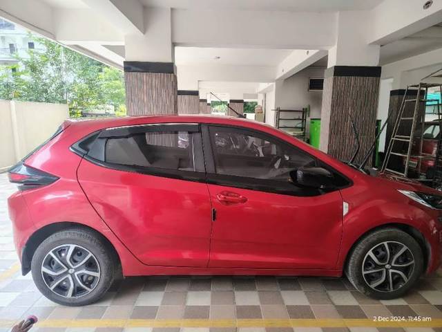 https://images10.gaadi.com/usedcar_image/4248726/original/processed_caf2b5fa-201c-4e4f-b786-5dba113b3ca3.jpg?imwidth=6400