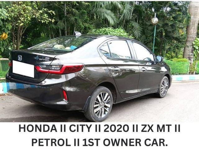 https://images10.gaadi.com/usedcar_image/4248735/original/processed_d6337fb50b9479af297ad3e39d1ff53c.jpeg?imwidth=6402