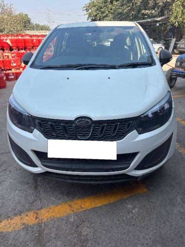 https://images10.gaadi.com/usedcar_image/4248754/original/9199a1ca26b3a19ed7dcabffcff9d850.jpg?imwidth=6400