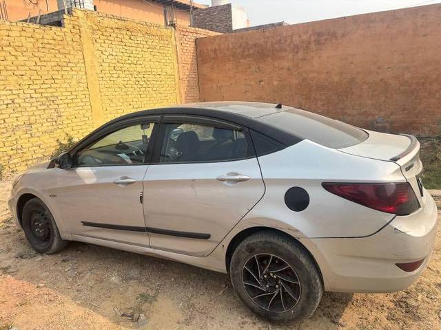 https://images10.gaadi.com/usedcar_image/4248758/original/7ae8ea12f5c06d87aae6b0ed7df9e2e9.jpg?imwidth=6401