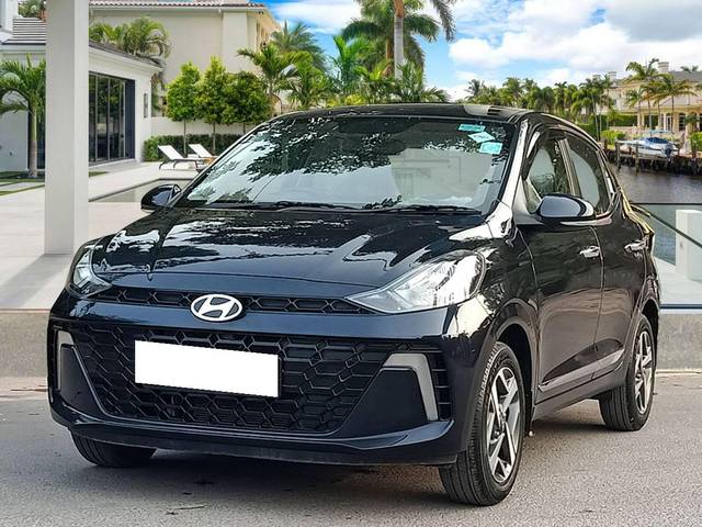 https://images10.gaadi.com/usedcar_image/4248783/original/processed_646d5ef6cfe58e3ed0064ae0ec1ffe5d.jpg?imwidth=6402