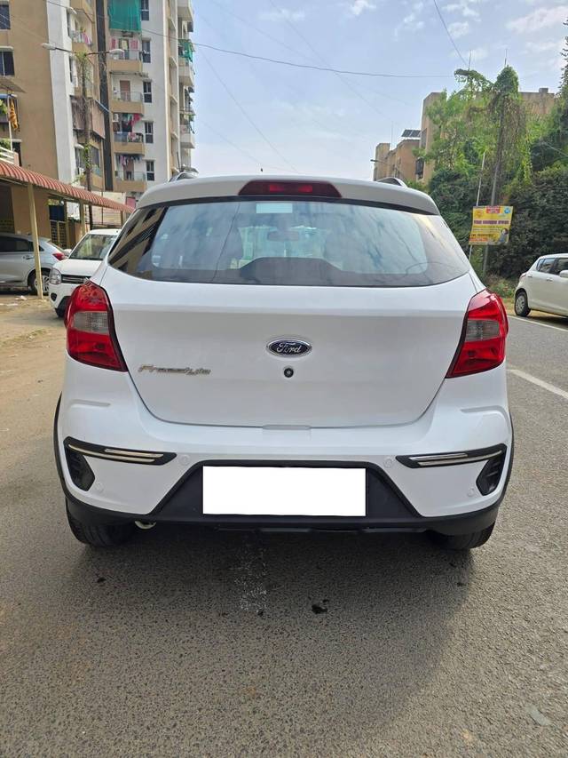 https://images10.gaadi.com/usedcar_image/4248892/original/processed_ebacd5d493654a768be9605ae141209f.jpg?imwidth=6402