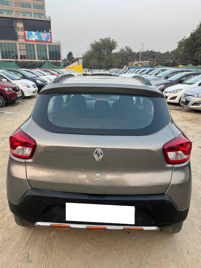 https://images10.gaadi.com/usedcar_image/4248937/original/processed_5ed8275ffd3d5d5401e7a7fafeae6d7e.jpg?imwidth=6402