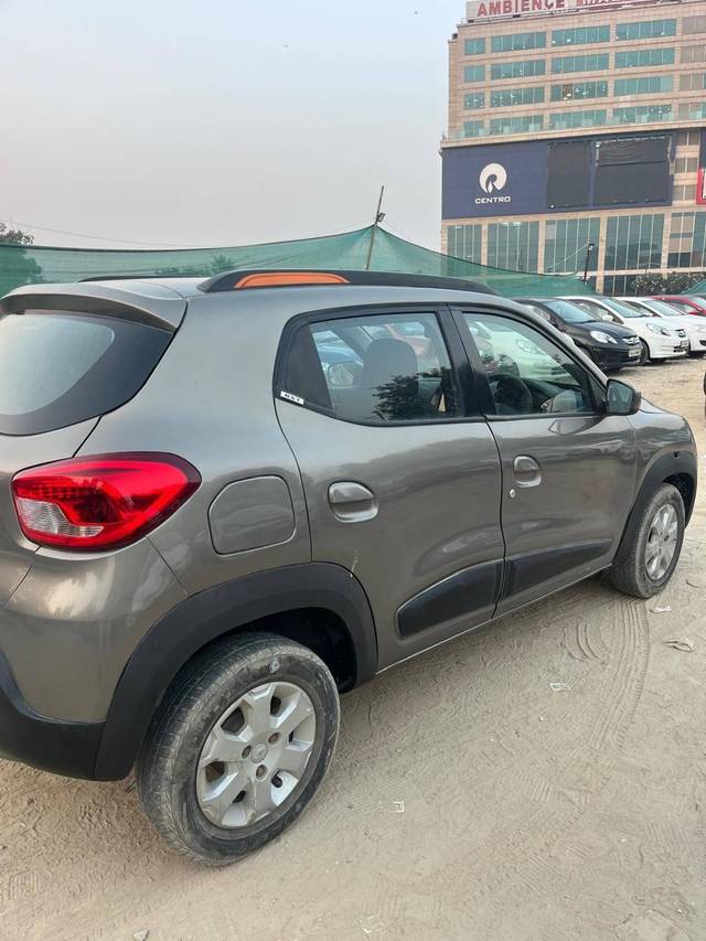 https://images10.gaadi.com/usedcar_image/4248937/original/processed_b6c31d80251a962677758a1dd33a21f0.jpg?imwidth=6401