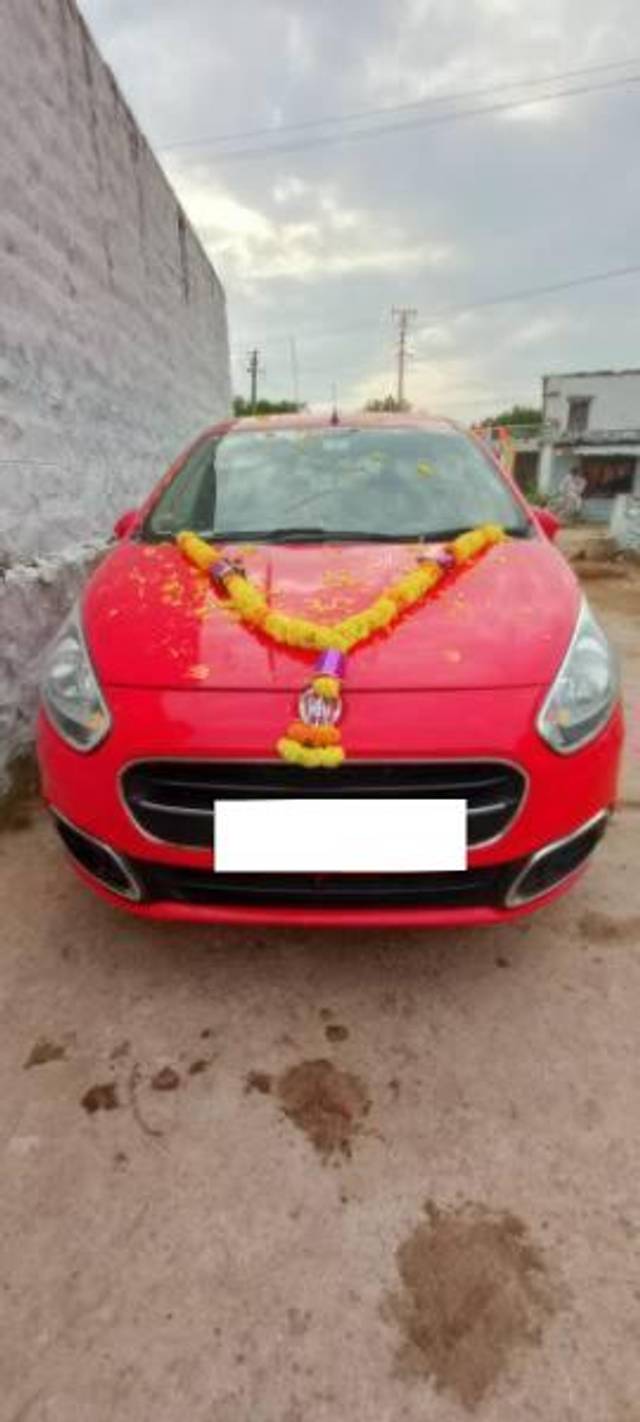 https://images10.gaadi.com/usedcar_image/4248938/original/processed_211c8cf1-5b41-4881-9522-32bead4bc811.jpg?imwidth=6400