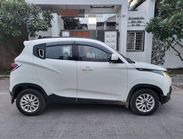 https://images10.gaadi.com/usedcar_image/4248944/original/processed_04910f65df370244574e07073f5bb8eb.jpg?imwidth=6401