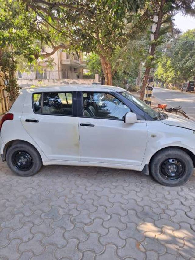 https://images10.gaadi.com/usedcar_image/4248952/original/50d11e6009fd3e28d5d99aec30095b54.jpeg?imwidth=6402