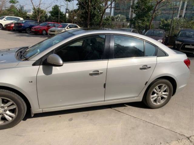 https://images10.gaadi.com/usedcar_image/4248954/original/401c0e6251bc72c48ce99674512470ab.jpeg?imwidth=6402