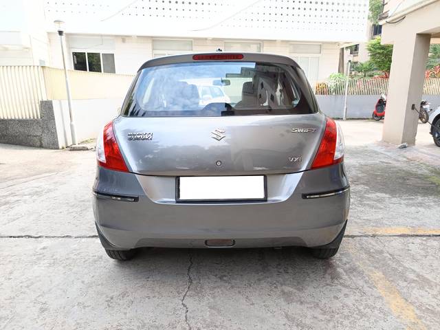 https://images10.gaadi.com/usedcar_image/4248986/original/processed_b2fbf4f7cd80ebe80bdff77b08502009.jpg?imwidth=6401