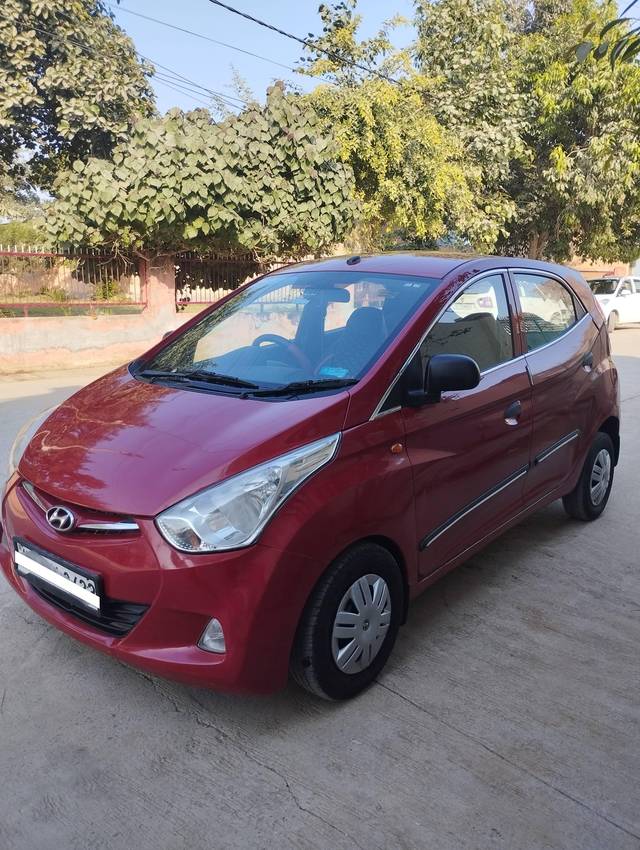 https://images10.gaadi.com/usedcar_image/4249024/original/processed_ad42bbf903e24fbe81e6fc92dbcbe983.jpg?imwidth=6402