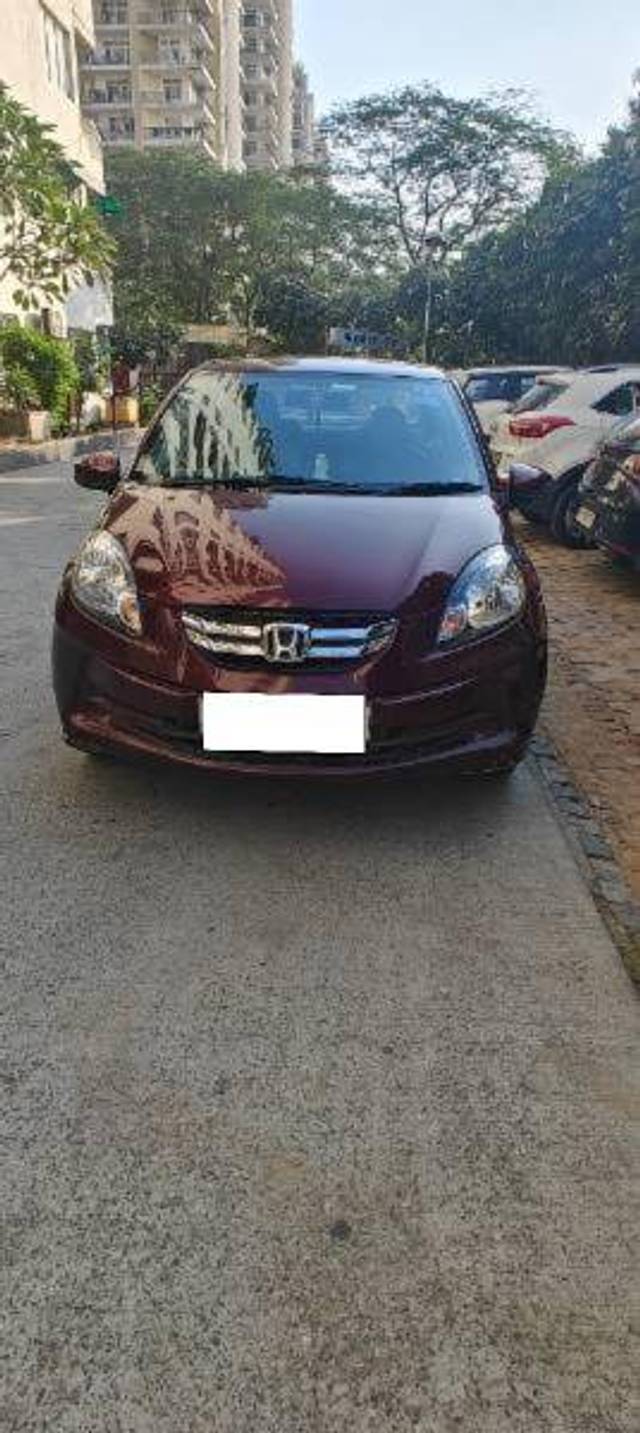 https://images10.gaadi.com/usedcar_image/4249039/original/7440d85a22f61609e4b54d07d4b679a0.jpg?imwidth=6400