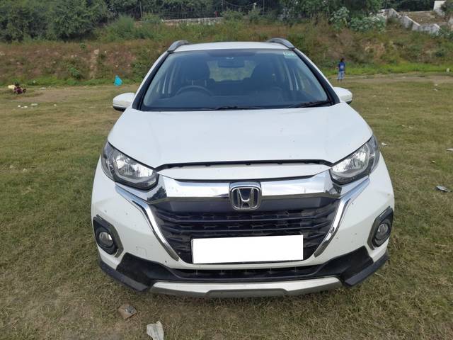 https://images10.gaadi.com/usedcar_image/4249105/original/processed_1209a64be3827e33e960f3c4140553d1.jpg?imwidth=6400