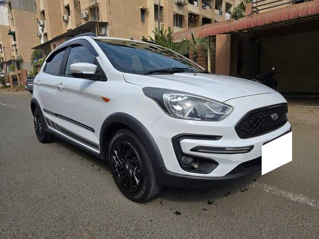 https://images10.gaadi.com/usedcar_image/4249126/original/processed_b8f0158b051d407c3726e367d8324e72.jpg?imwidth=6400