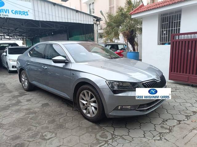 https://images10.gaadi.com/usedcar_image/4249265/original/processed_aba03dc17174a6d7286ea4823104d37f.jpeg?imwidth=6400