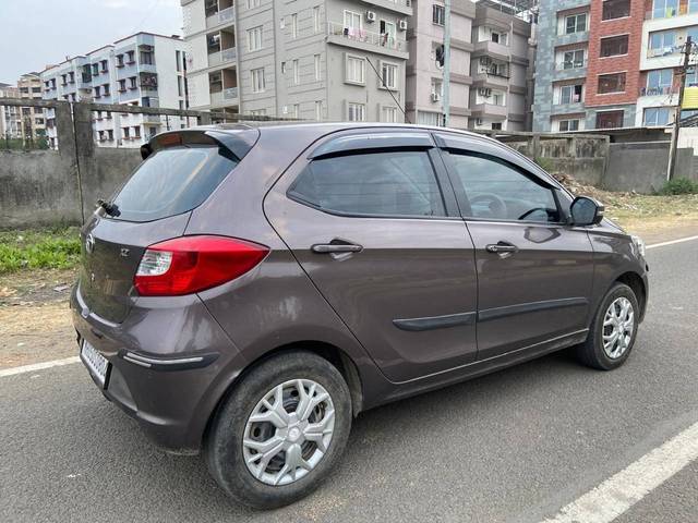 https://images10.gaadi.com/usedcar_image/4249278/original/processed_a931c6ee07cbef2bb574bfa4b4d5504c.jpg?imwidth=6402