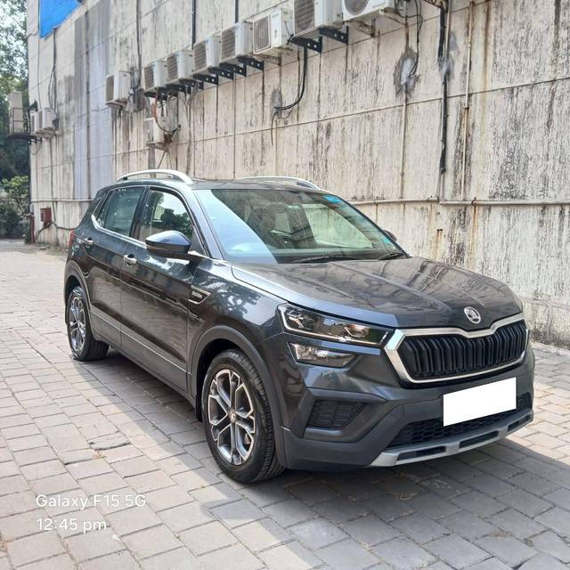 https://images10.gaadi.com/usedcar_image/4249290/original/processed_cb5e7a97ed5545a0bb7b5a577dea4ba0.jpg?imwidth=6400