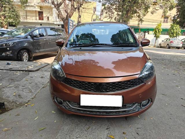 https://images10.gaadi.com/usedcar_image/4249341/original/processed_870b0452f17d9f9d20c1cd3611a56408.jpg?imwidth=6402