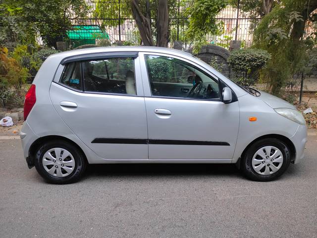 https://images10.gaadi.com/usedcar_image/4249342/original/5d16419ea9e1ded3586f31433adbed5a.jpg?imwidth=6401