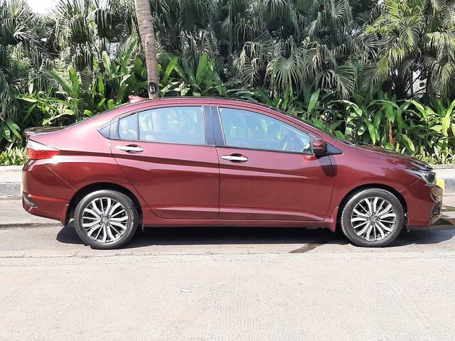 https://images10.gaadi.com/usedcar_image/4249360/original/processed_f9cc59765a67dcd8d9dd51b034ac5aa7.jpg?imwidth=6401