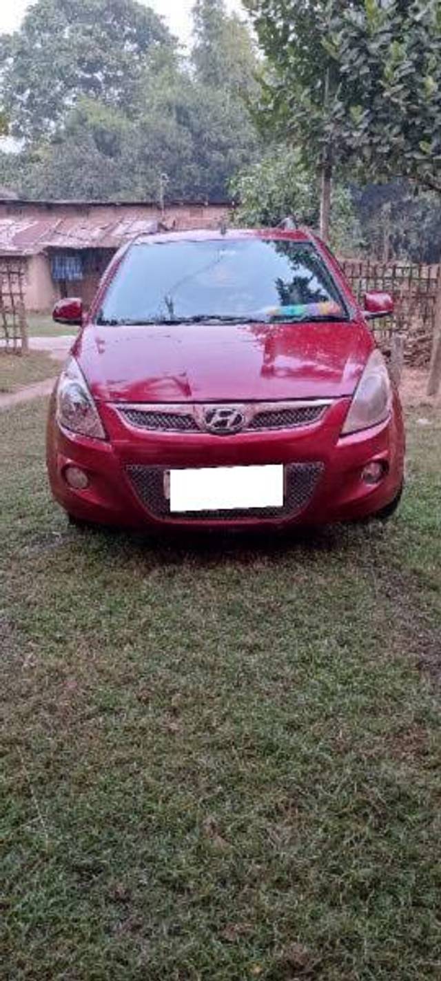 https://images10.gaadi.com/usedcar_image/4249378/original/processed_13eeafe3-3a08-4ca8-b2b8-b524dfe2a3ac.jpg?imwidth=6400