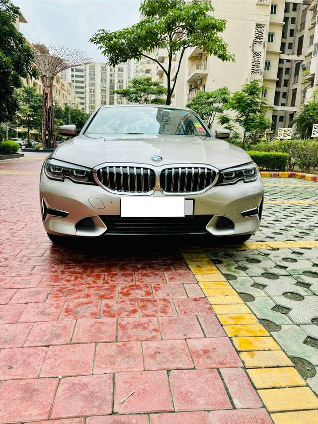 https://images10.gaadi.com/usedcar_image/4249462/original/processed_d4d6bbcd-8767-4828-bc77-a6b0a377e176.jpeg?imwidth=6401