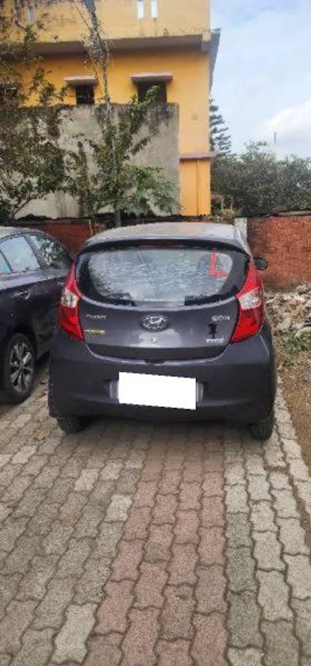 https://images10.gaadi.com/usedcar_image/4249470/original/processed_c889f5ae-2122-48a8-a438-f8b497d5eaae.jpg?imwidth=6402