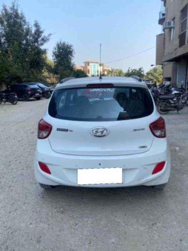 https://images10.gaadi.com/usedcar_image/4249601/original/processed_ffff0c1e-01f3-4ec1-90de-b36190a22ad3.jpeg?imwidth=6402