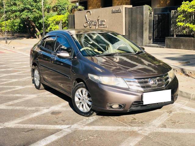 https://images10.gaadi.com/usedcar_image/4249790/original/processed_7d96a41498d0f52e1a9bb552db9e97a7.jpg?imwidth=6400