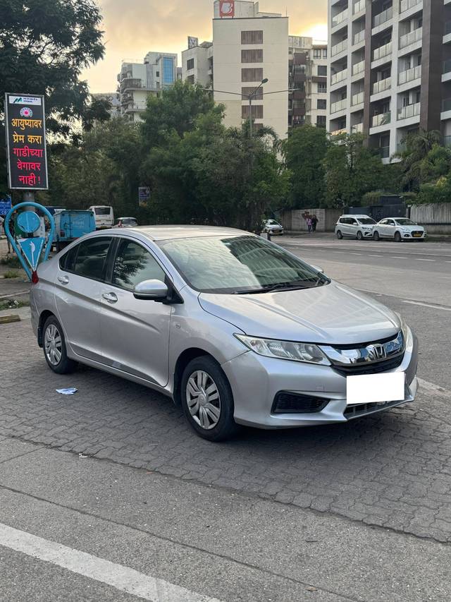 https://images10.gaadi.com/usedcar_image/4249792/original/processed_73bd9d5b9c590f54a6eb883c07ff0bd9.jpg?imwidth=6400