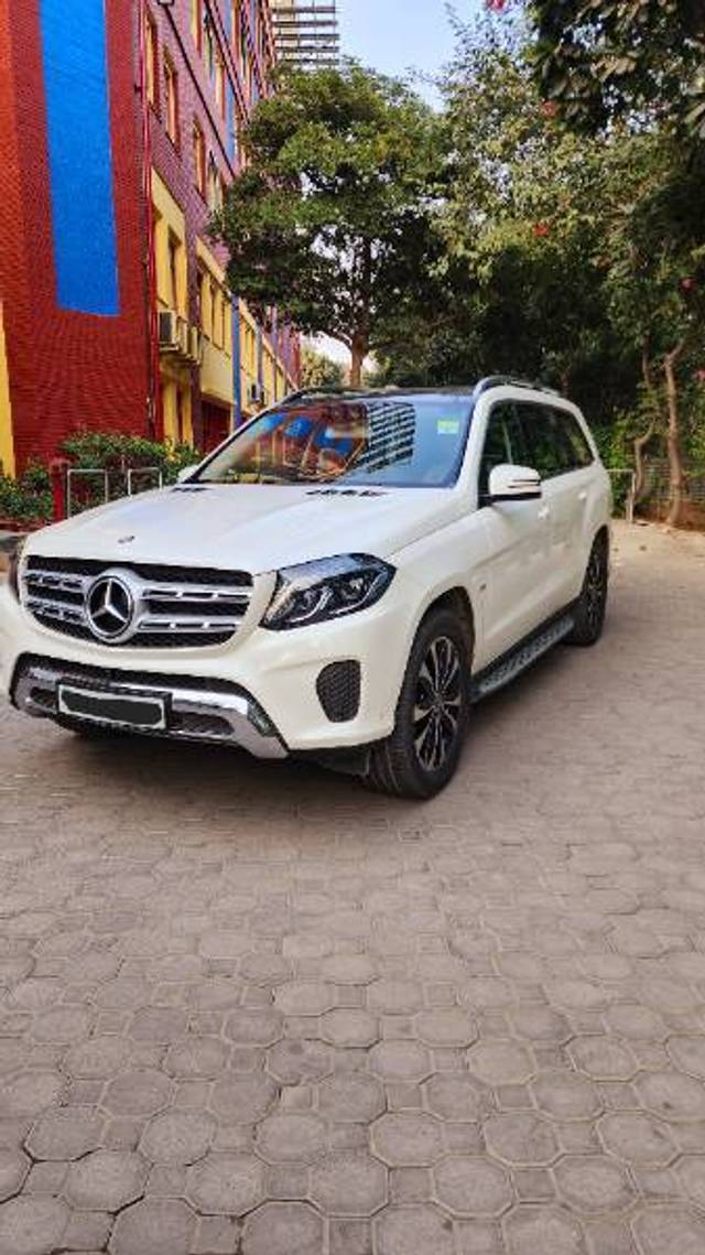 https://images10.gaadi.com/usedcar_image/4249906/original/fe2ad9560b2cbb56b1e0a96bbeb934ab.jpg?imwidth=6402