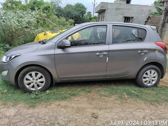 https://images10.gaadi.com/usedcar_image/4249908/original/b8514bddce070732153cd1b763c92c18.jpg?imwidth=6402