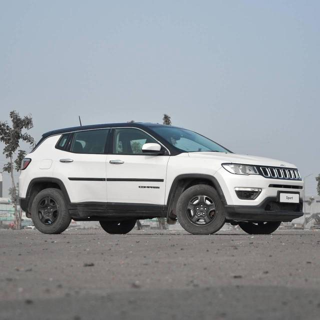 https://images10.gaadi.com/usedcar_image/4249977/original/processed_0d07d497ca346e2147132db7b63a1b0e.jpg?imwidth=6401