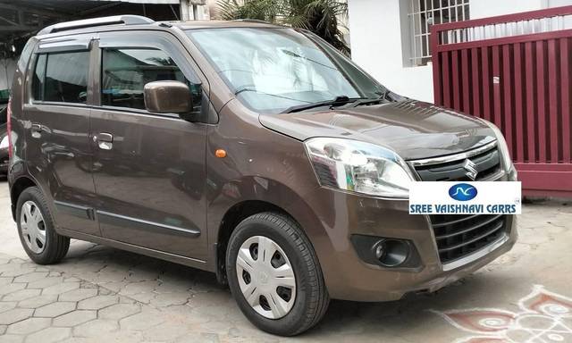 https://images10.gaadi.com/usedcar_image/4250016/original/processed_ba895281ca83a855e4c9d44ec23ba338.jpg?imwidth=6400