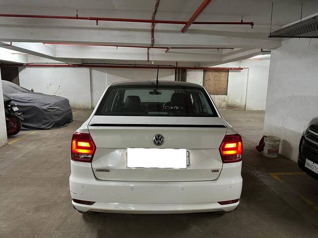 https://images10.gaadi.com/usedcar_image/4250019/original/processed_3af8b747af50903452695348fd6e9871.jpg?imwidth=6402