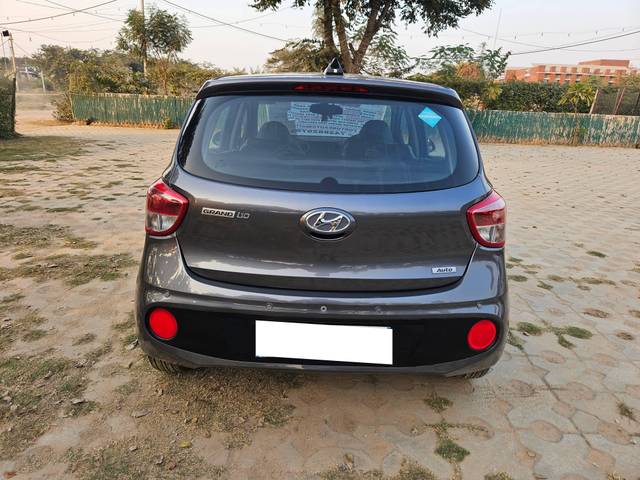 https://images10.gaadi.com/usedcar_image/4250048/original/processed_9820dd8d2c07c00582e01f21d3db2283.jpg?imwidth=6402