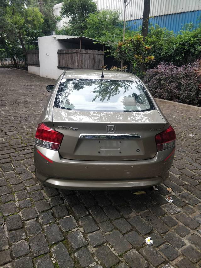 https://images10.gaadi.com/usedcar_image/4250149/original/processed_775a8a045500419e2ccba153258ca761.jpg?imwidth=6401