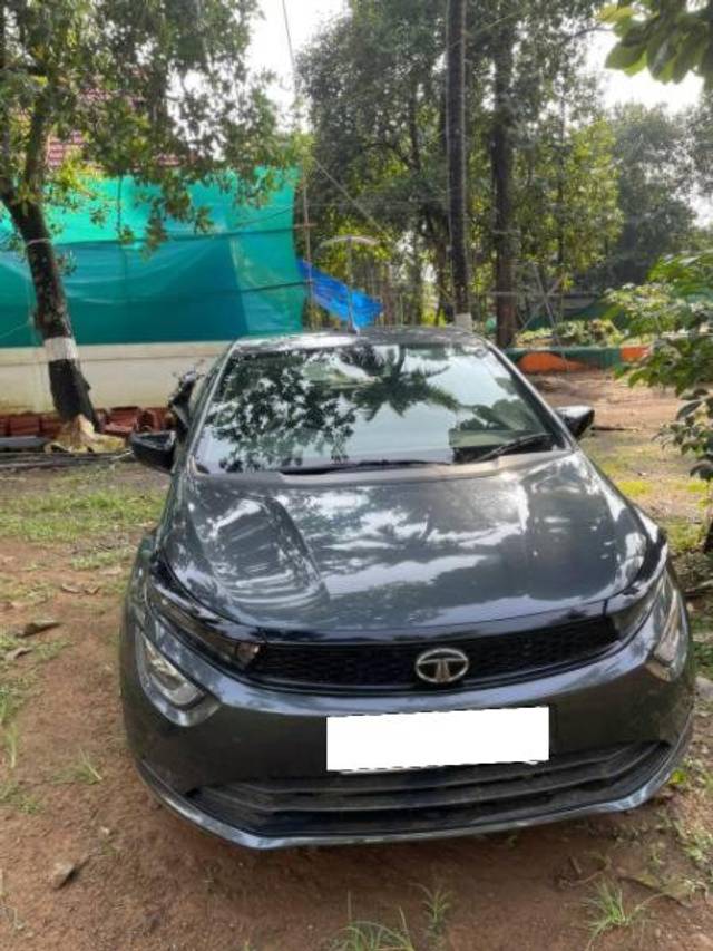 https://images10.gaadi.com/usedcar_image/4250153/original/processed_34a252a5-8da6-4f3a-b66a-eca33165898b.jpg?imwidth=6400