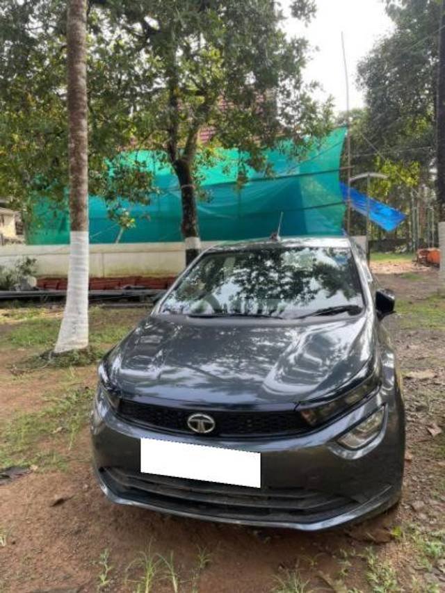 https://images10.gaadi.com/usedcar_image/4250153/original/processed_405ded2a-3879-479b-9380-e7dd430de912.jpg?imwidth=6402