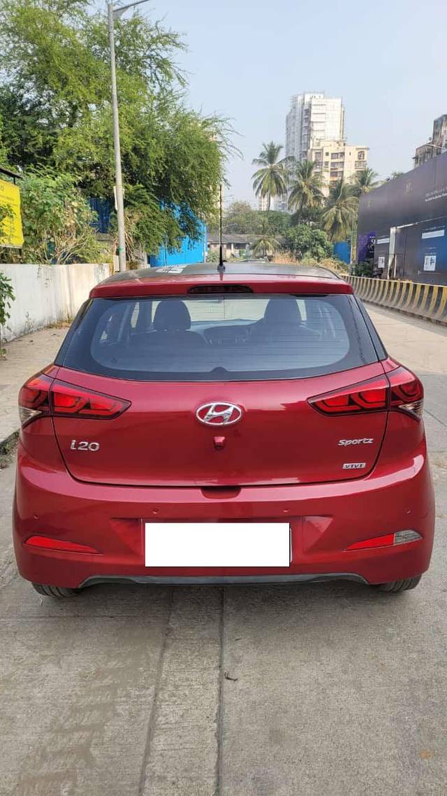 https://images10.gaadi.com/usedcar_image/4250165/original/processed_5ed1da39526d45d4e1339458a0451700.jpg?imwidth=6402