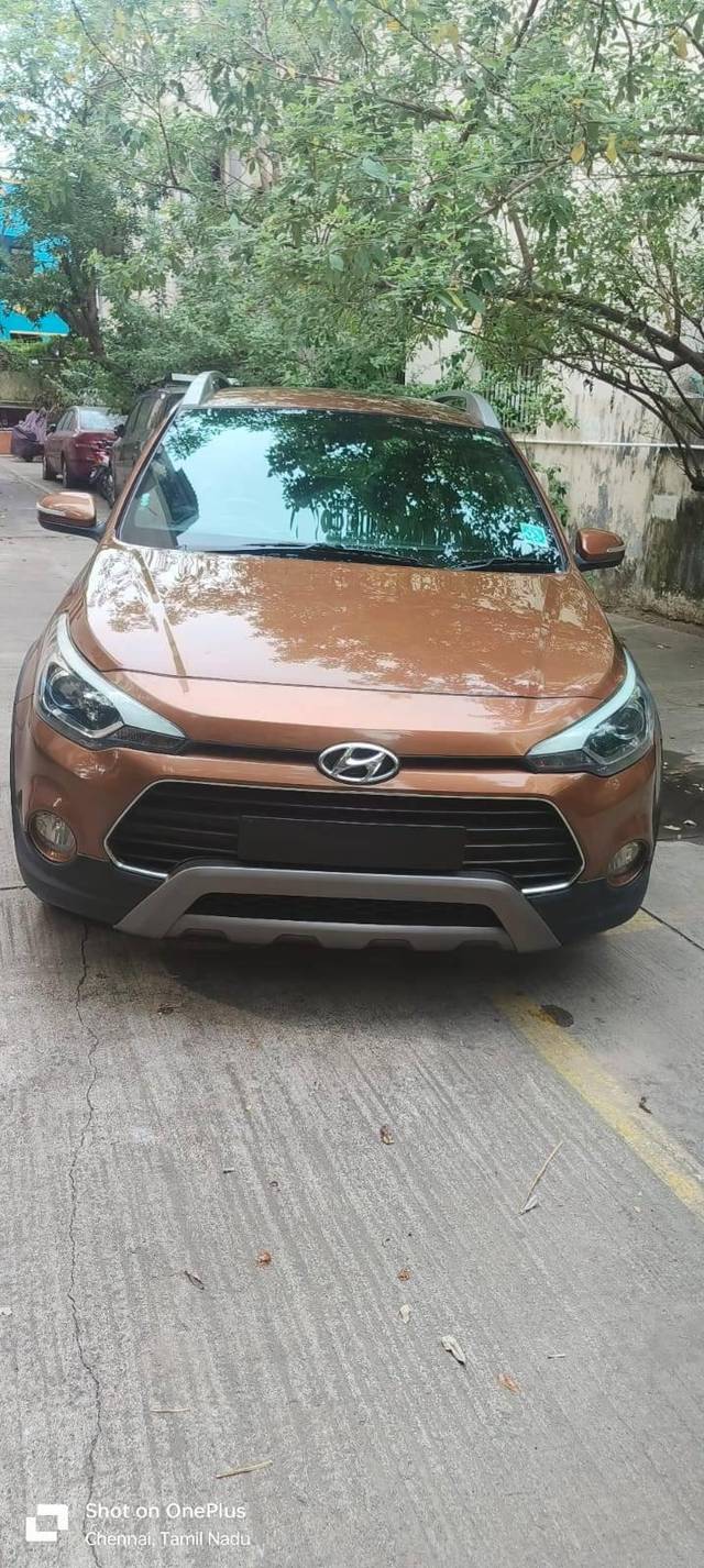 https://images10.gaadi.com/usedcar_image/4250176/original/processed_47a58c518d8c5ad44983fef250939bcc.jpg?imwidth=6401