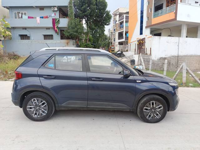 https://images10.gaadi.com/usedcar_image/4250308/original/d34b16cc81363c92bbe0f58ee32a1206.jpg?imwidth=6401